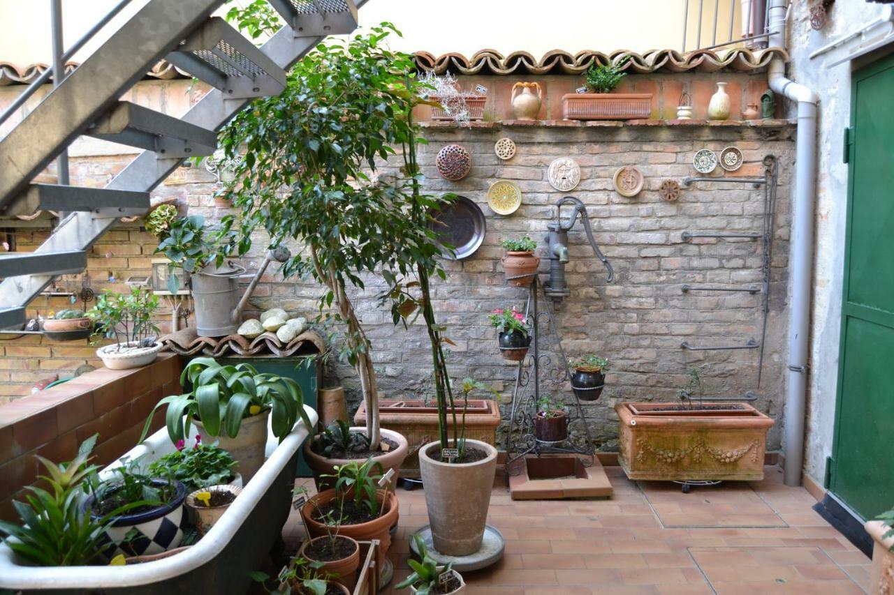 拉文纳Il Giardino Roccioso住宿加早餐旅馆 外观 照片